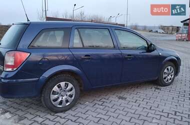Універсал Opel Astra 2010 в 