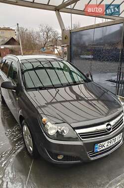 Универсал Opel Astra 2010 в 