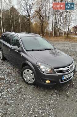 Универсал Opel Astra 2010 в 