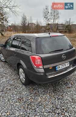 Универсал Opel Astra 2010 в 