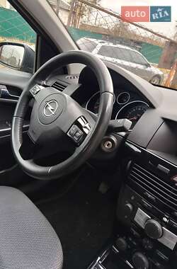 Универсал Opel Astra 2010 в 