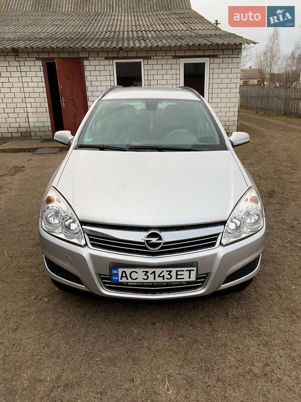 Универсал Opel Astra 2008 в Любешове