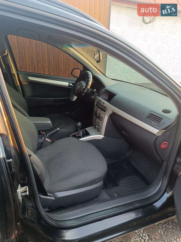 Универсал Opel Astra 2008 в Долинской