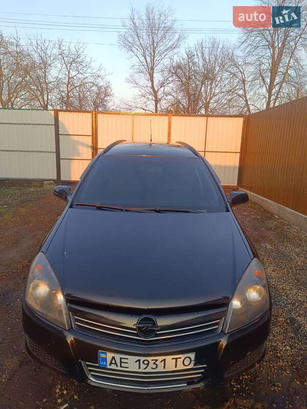 Универсал Opel Astra 2008 в Долинской