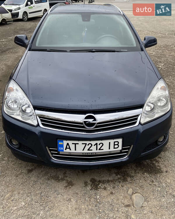 Універсал Opel Astra 2009 в Коломиї