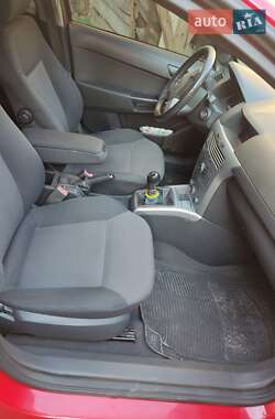 Универсал Opel Astra 2011 в 