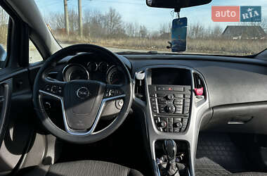 Универсал Opel Astra 2013 в 