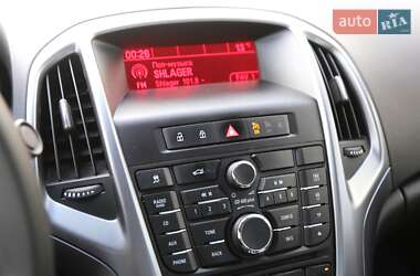 Седан Opel Astra 2017 в 