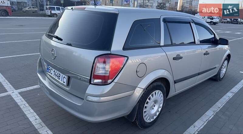 Универсал Opel Astra 2008 в Сумах