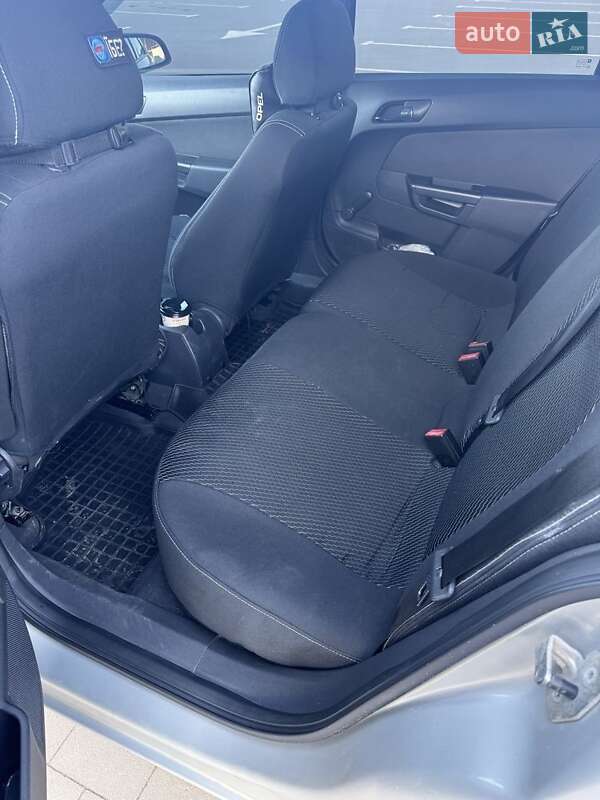 Универсал Opel Astra 2008 в Сумах