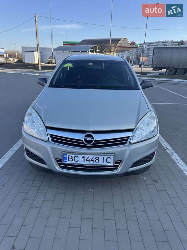 Универсал Opel Astra 2008 в Сумах