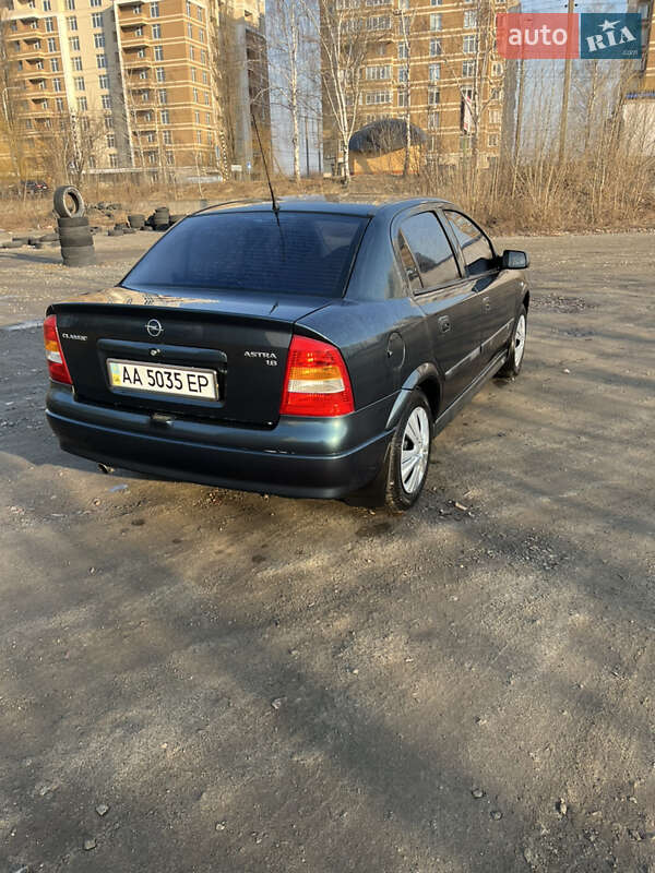 Седан Opel Astra 2004 в Вышгороде