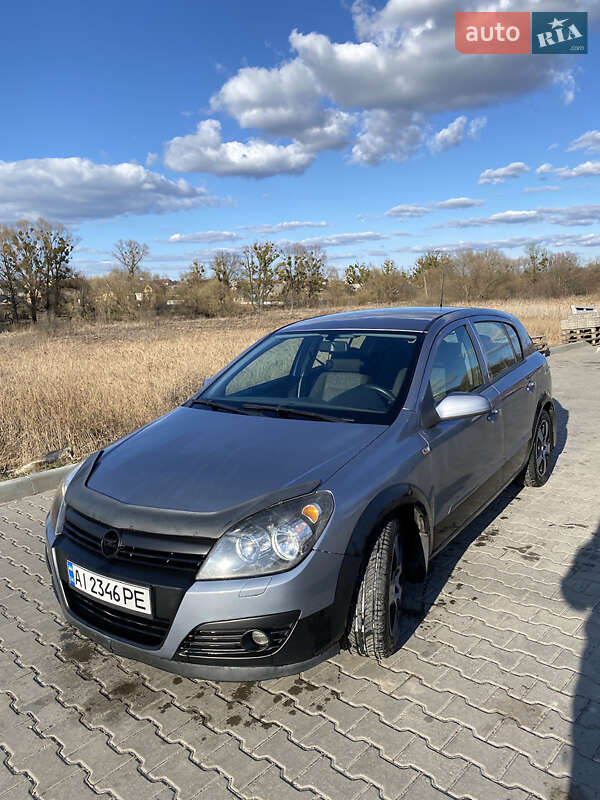 Хэтчбек Opel Astra 2006 в 