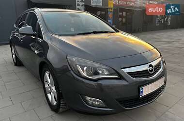 Универсал Opel Astra 2011 в Дрогобыче