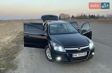 Универсал Opel Astra 2005 в Березному