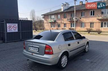 Седан Opel Astra 2006 в Тячеві