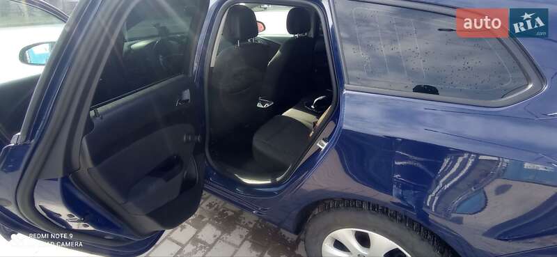 Универсал Opel Astra 2013 в Дрогобыче