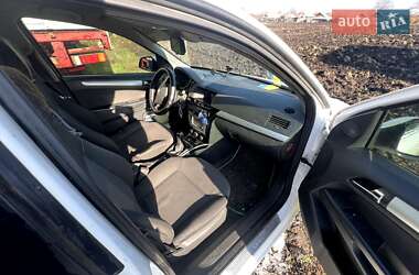 Универсал Opel Astra 2010 в 