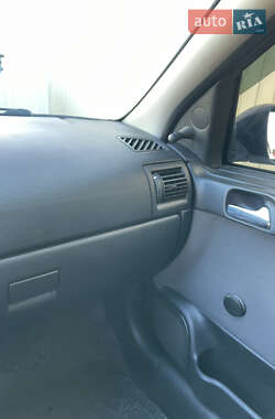Седан Opel Astra 2006 в 