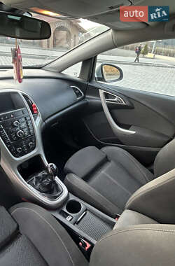 Универсал Opel Astra 2011 в Бережанах