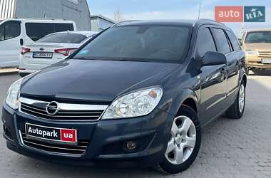 Універсал Opel Astra 2010 в Львові