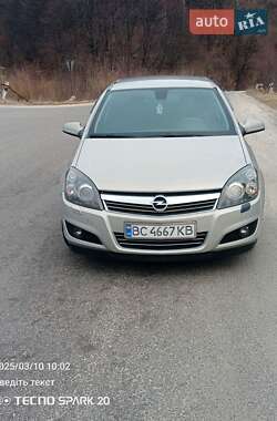 Хэтчбек Opel Astra 2008 в 
