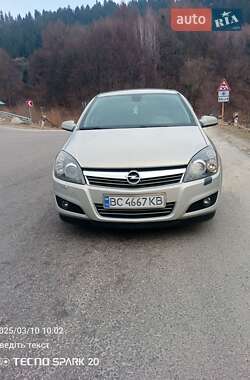 Хэтчбек Opel Astra 2008 в 