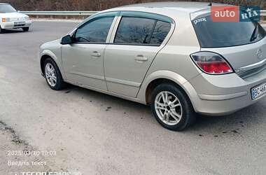 Хэтчбек Opel Astra 2008 в 