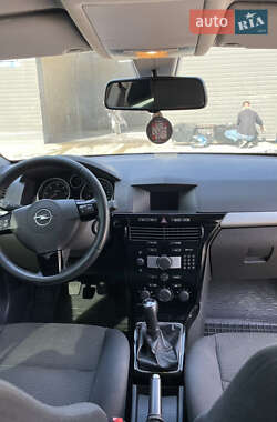 Универсал Opel Astra 2010 в 