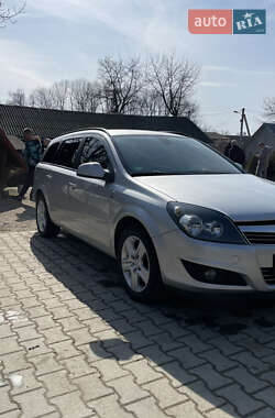 Универсал Opel Astra 2010 в 