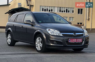 Универсал Opel Astra 2009 в Луцке