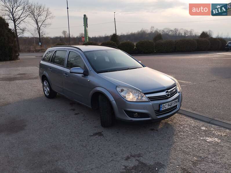 Универсал Opel Astra 2008 в Дрогобыче