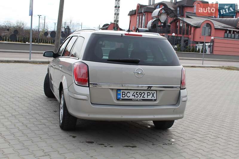 Универсал Opel Astra 2006 в Дрогобыче