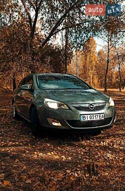 Универсал Opel Astra 2011 в Кременчуге