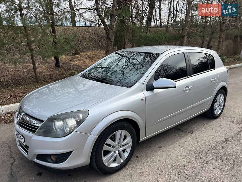 Хетчбек Opel Astra 2008 в 