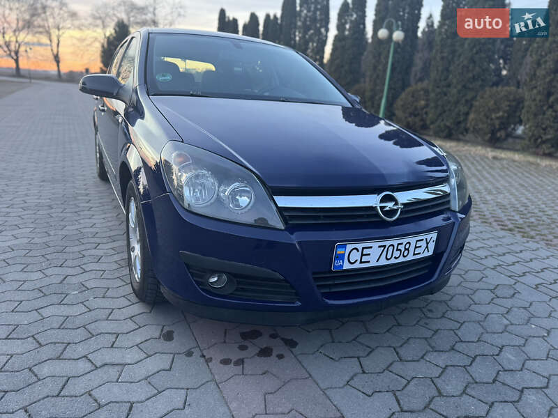 Хэтчбек Opel Astra 2005 в Черновцах