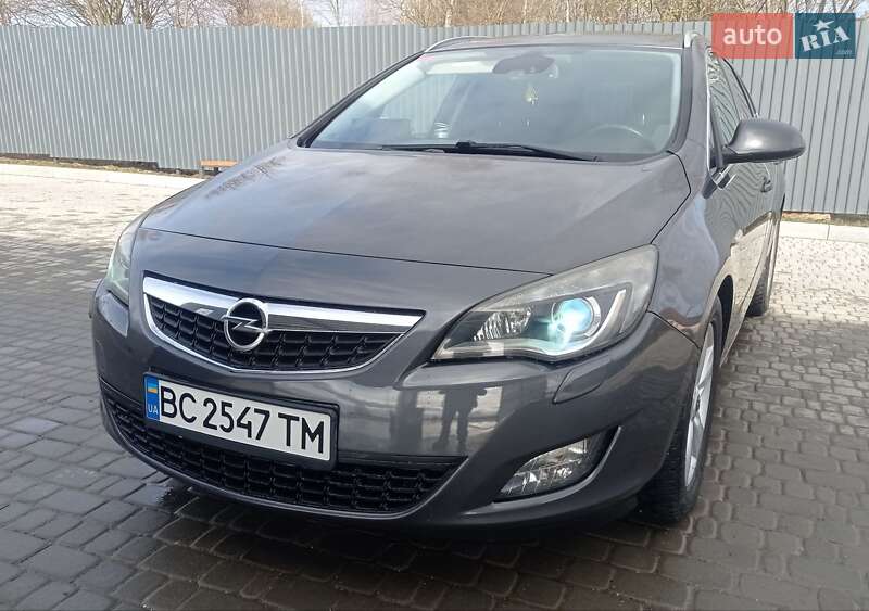 Opel Astra 2011