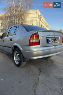 Седан Opel Astra 2007 в Дніпрі