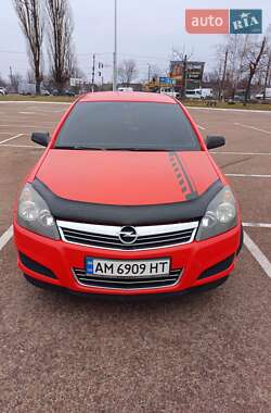 Універсал Opel Astra 2009 в Житомирі