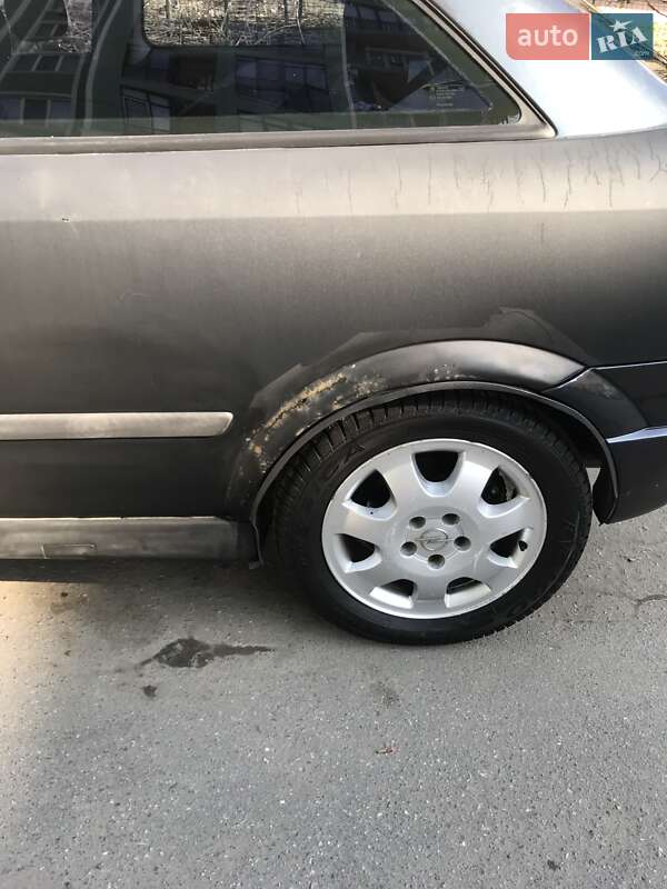 Хетчбек Opel Astra 1998 в Ірпені