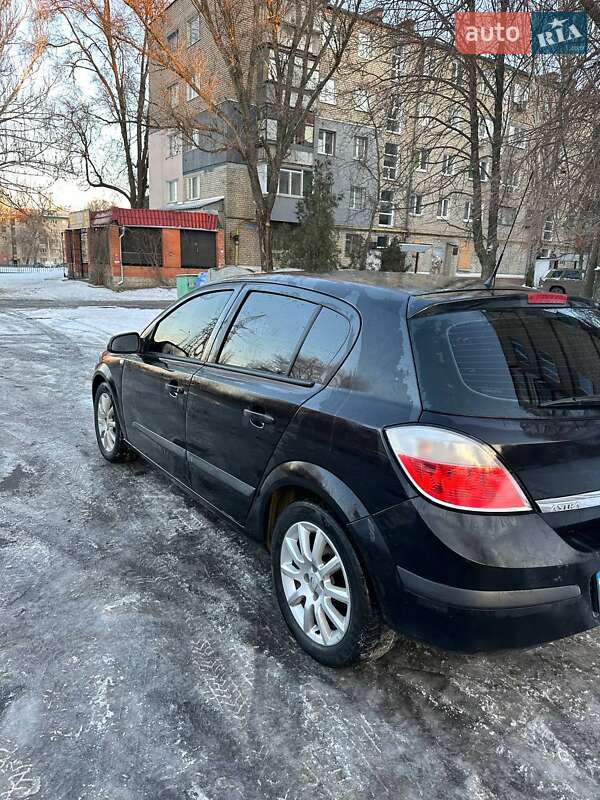 Хэтчбек Opel Astra 2004 в Никополе