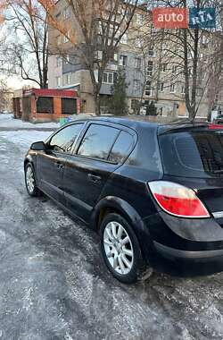 Хетчбек Opel Astra 2004 в 