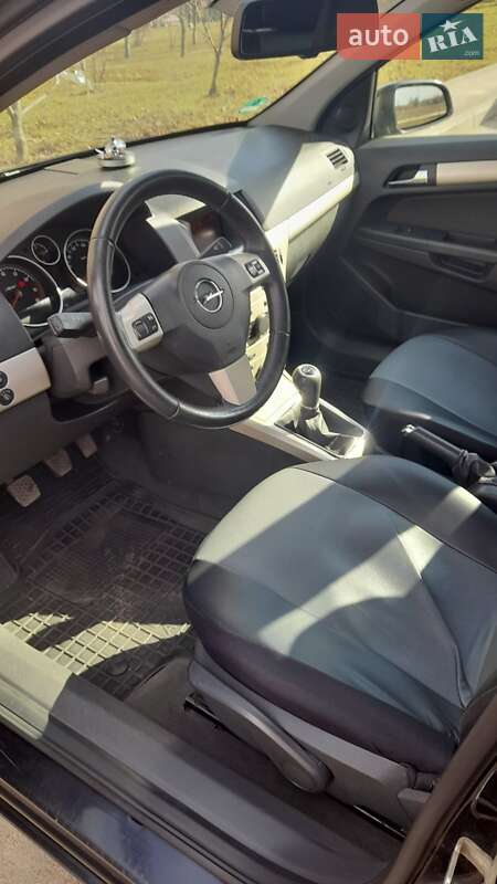 Универсал Opel Astra 2007 в Полтаве