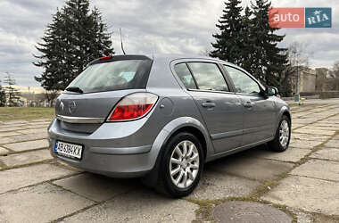 Хэтчбек Opel Astra 2004 в 