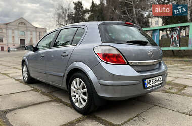 Хэтчбек Opel Astra 2004 в 