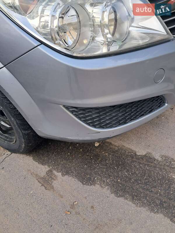 Универсал Opel Astra 2008 в Виньковцах