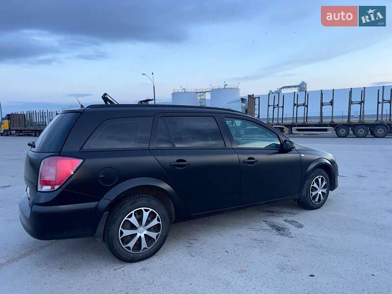 Универсал Opel Astra 2004 в Коростене