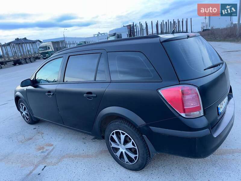 Универсал Opel Astra 2004 в Коростене