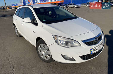 Универсал Opel Astra 2011 в 