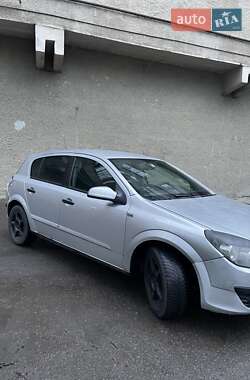 Хетчбек Opel Astra 2005 в 